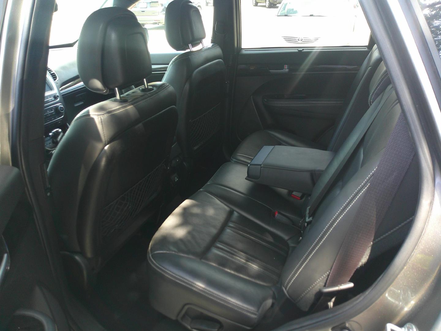 2015 GRAY KIA SORENTO LIMITED; SX (5XYKW4A74FG) , located at 390 Hansen Avenue, Orange Park, FL, 32065, (904) 276-7933, 30.130497, -81.787529 - Photo#4